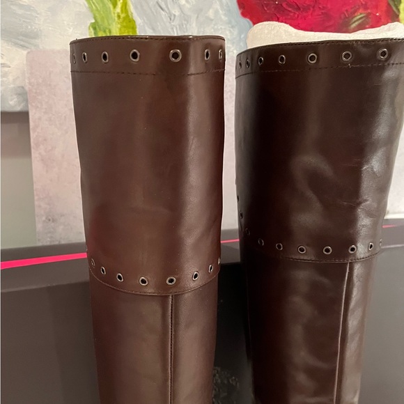 NEW Vince Camuto Over The Knee Boots w Grommets Chocolate Sz 5.5/6 NWT NIB - Picture 11 of 16
